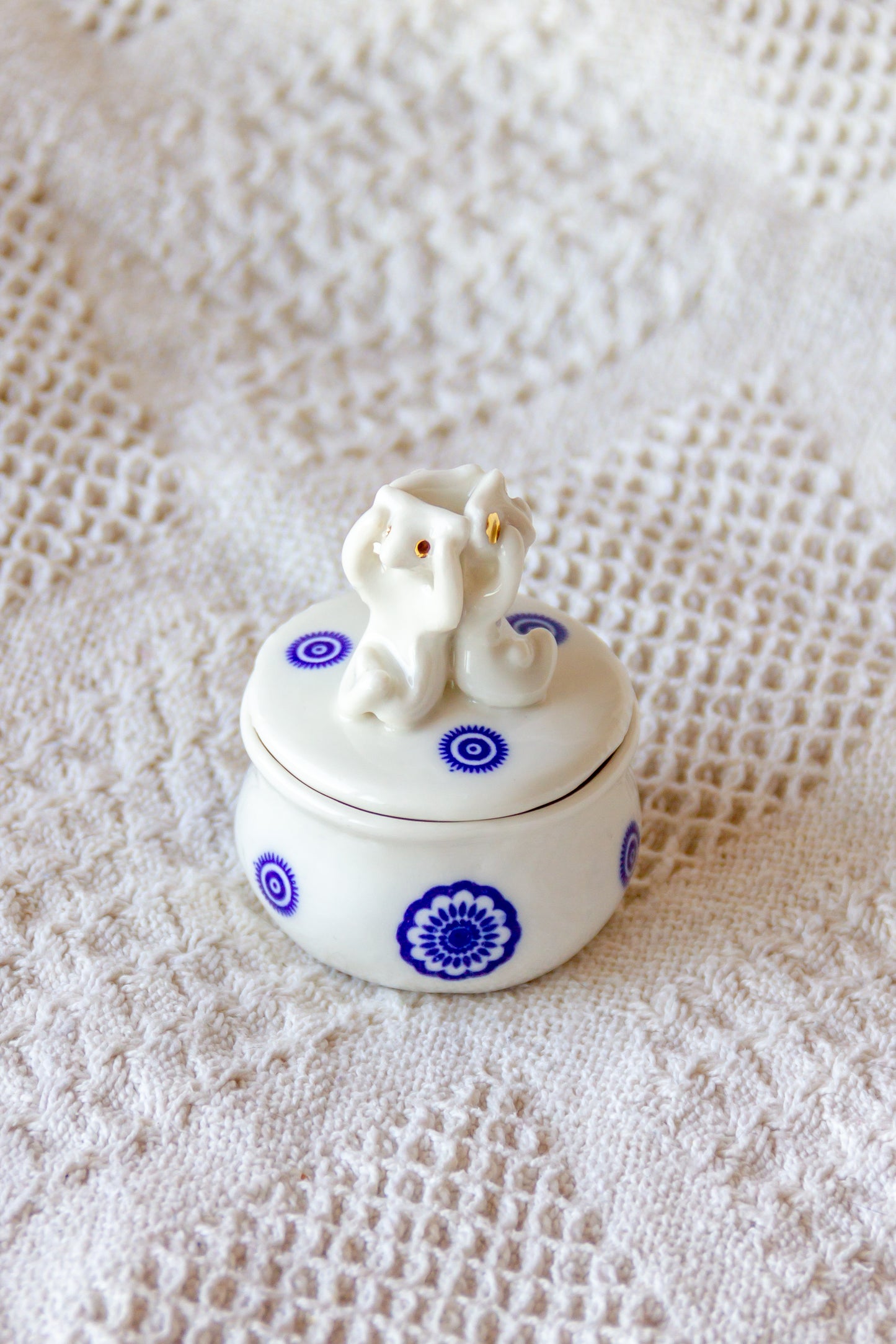 Szkatułka porcelanowa z werlingami mini