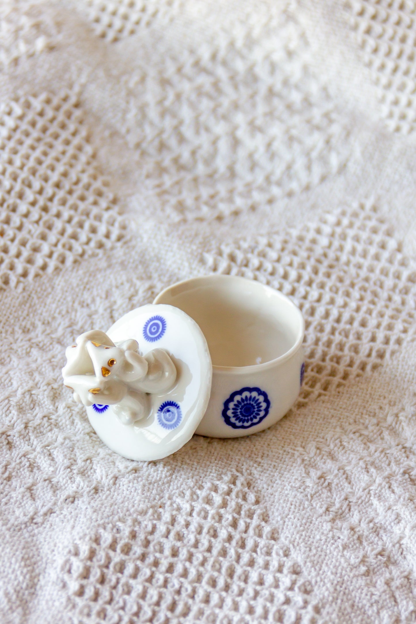 Szkatułka porcelanowa z werlingami mini