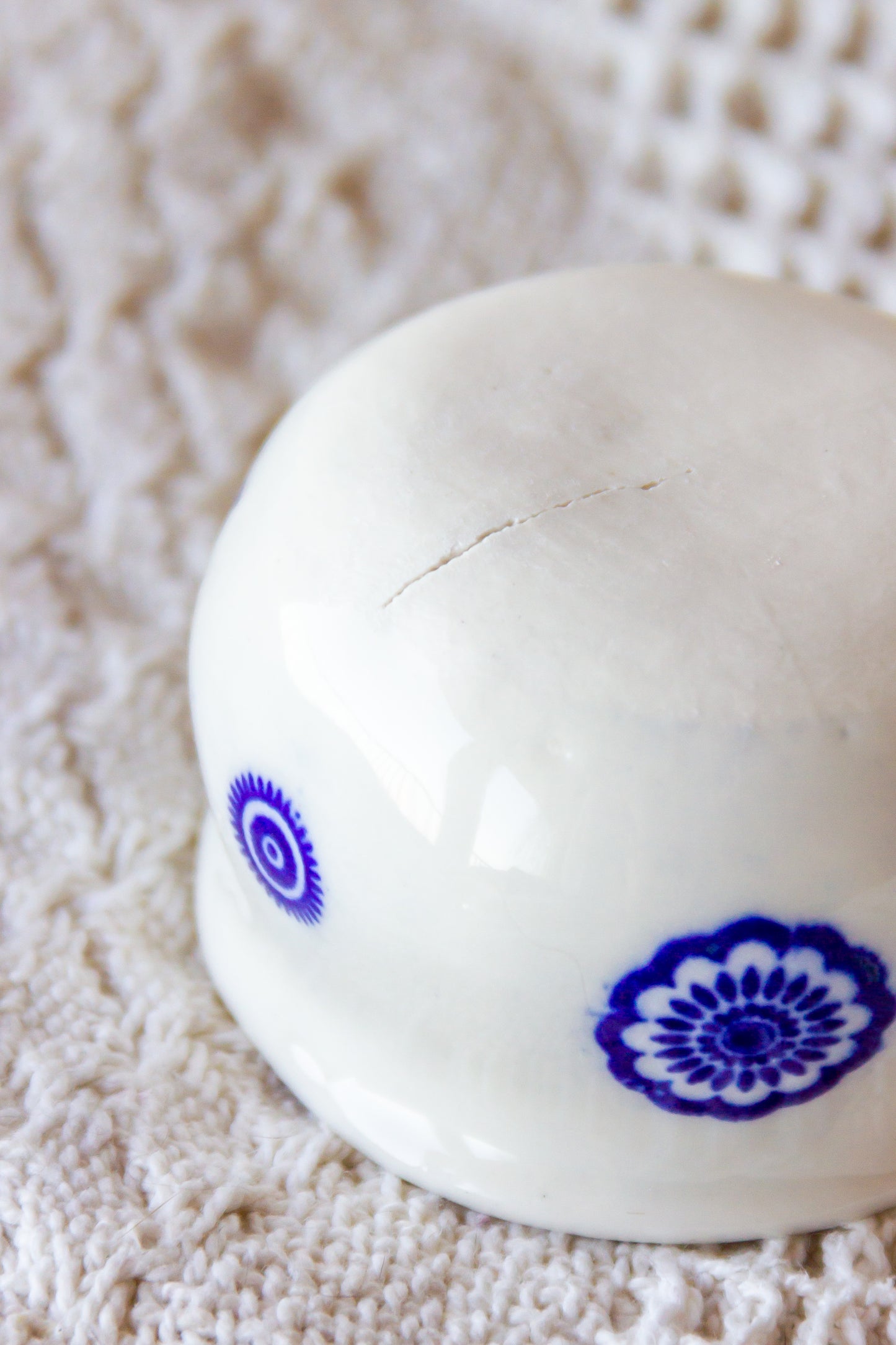 Szkatułka porcelanowa z werlingami mini