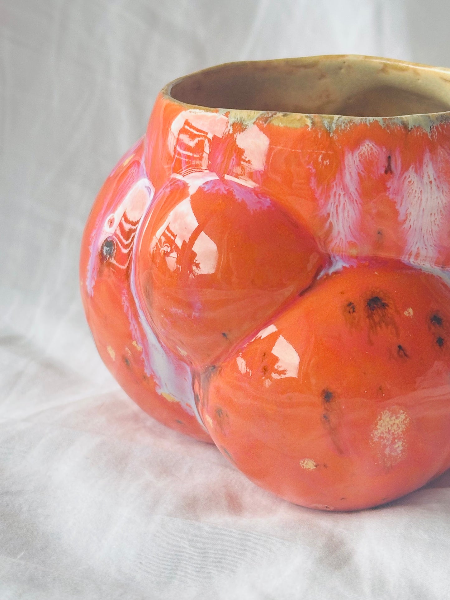 Kubek ceramiczny “Bubbles 3” pomarańczowy