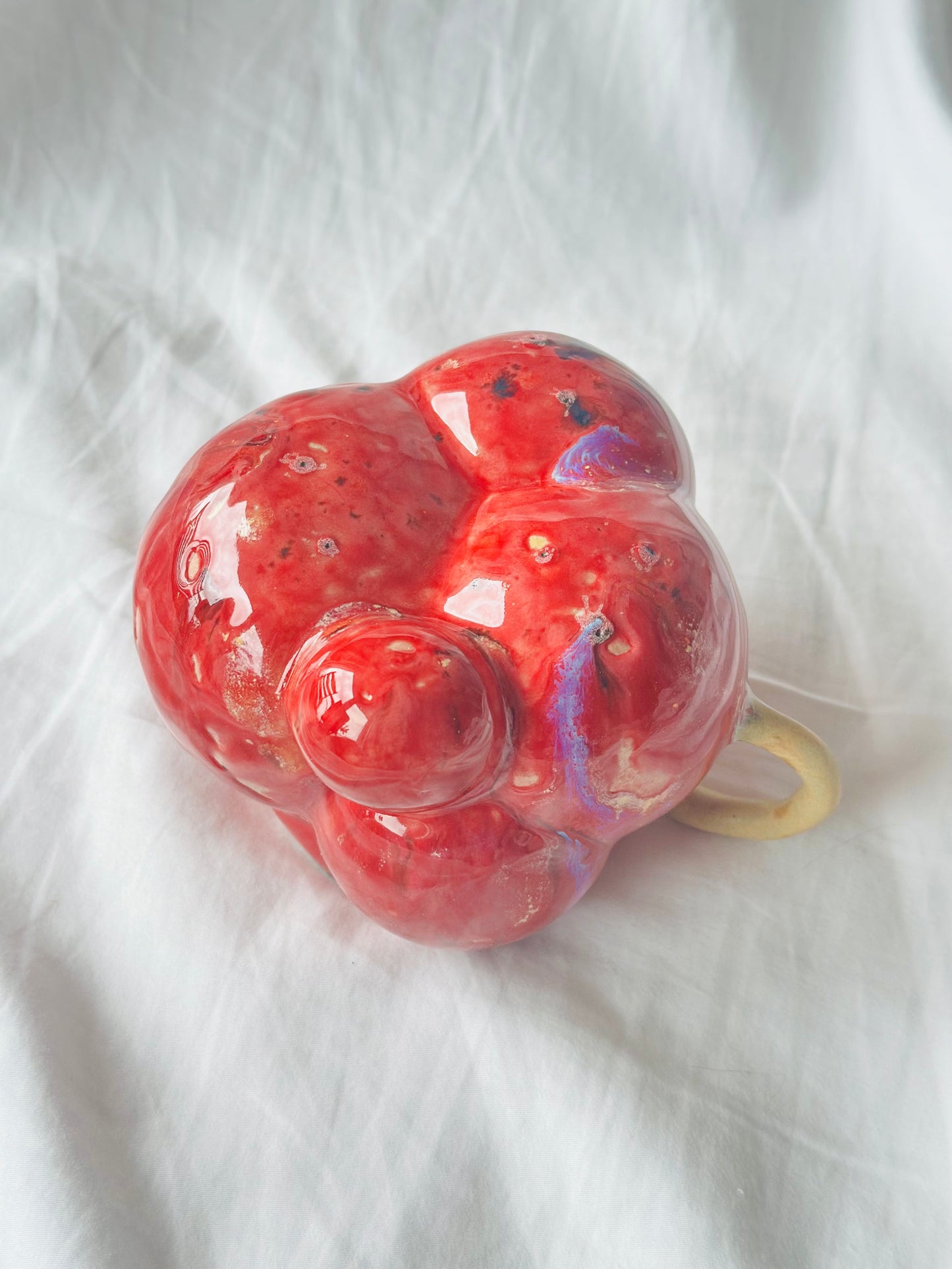 Kubek ceramiczny “Bubbles 3” czerwono-beżowy