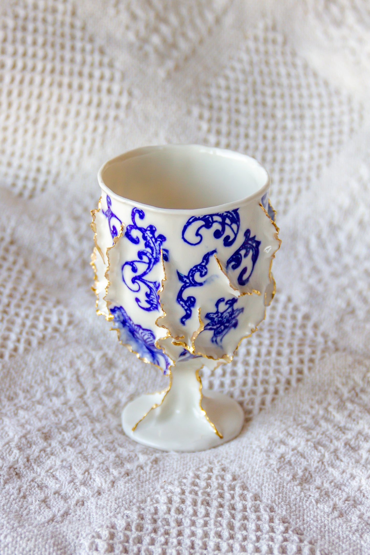 Kielich porcelanowy „Laminari” ze złoceniem