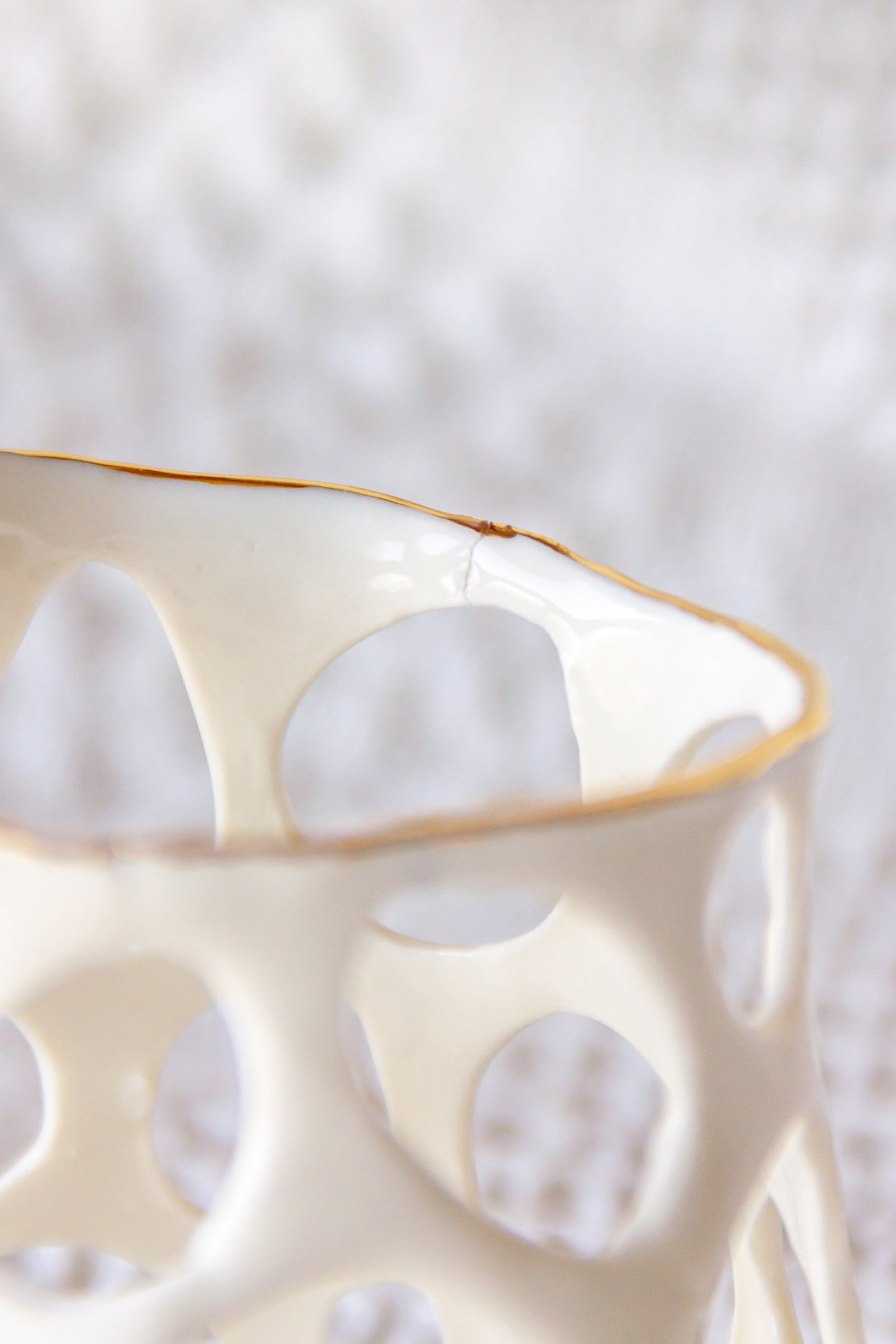 Świecznik porcelanowy „Tripto” ze złoceniem