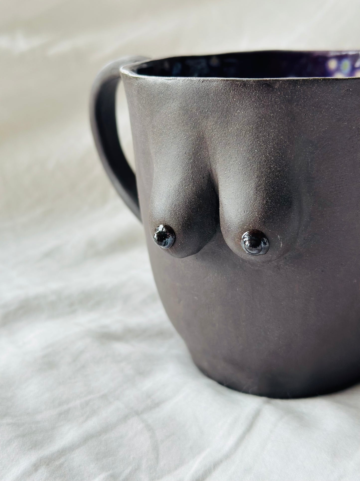 Mug en porcelaine plaqué or