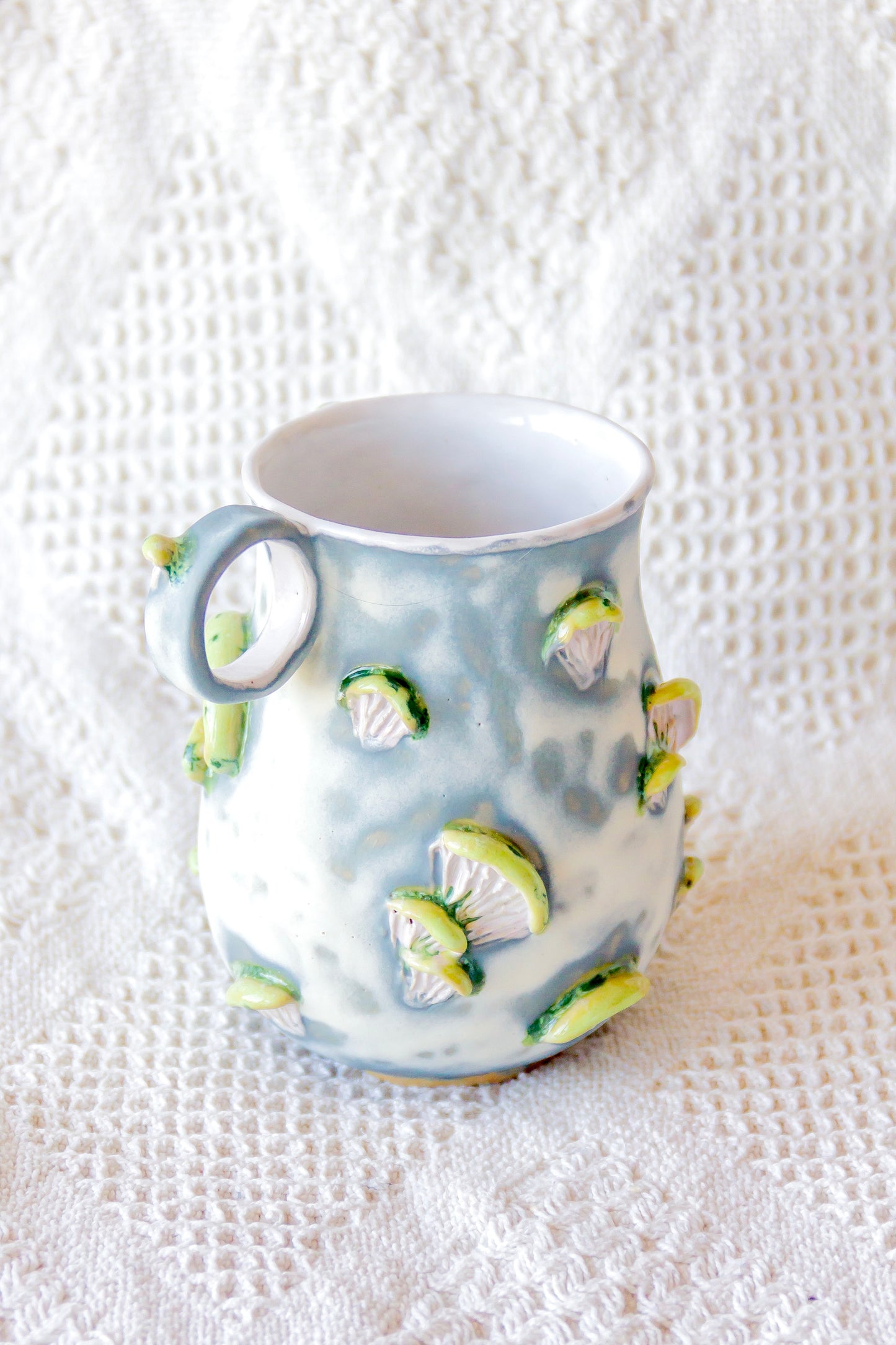 Kubek ceramiczny “Shrooms” żółto-szary