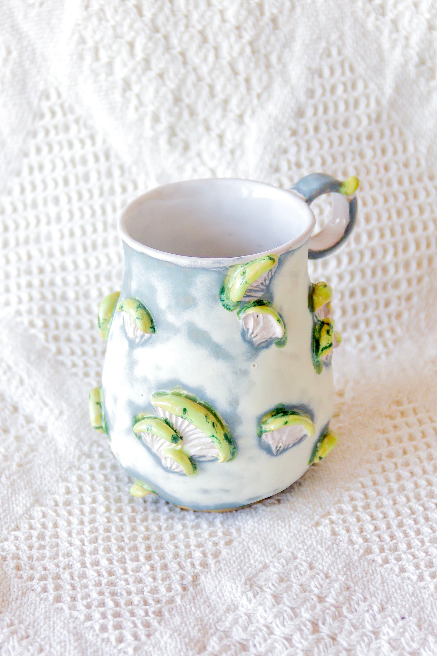 Kubek ceramiczny “Shrooms” żółto-szary