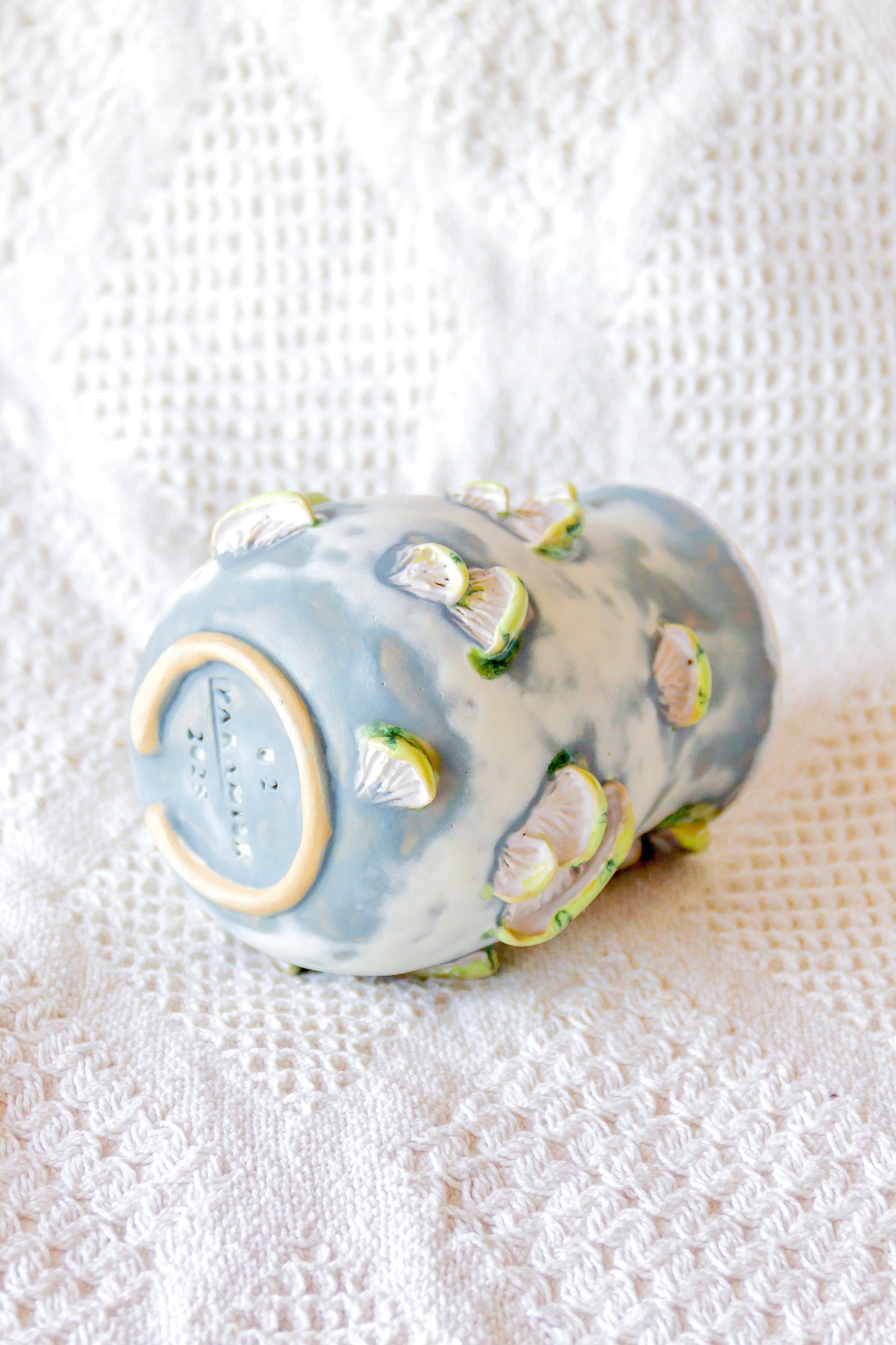 Kubek ceramiczny “Shrooms” żółto-szary