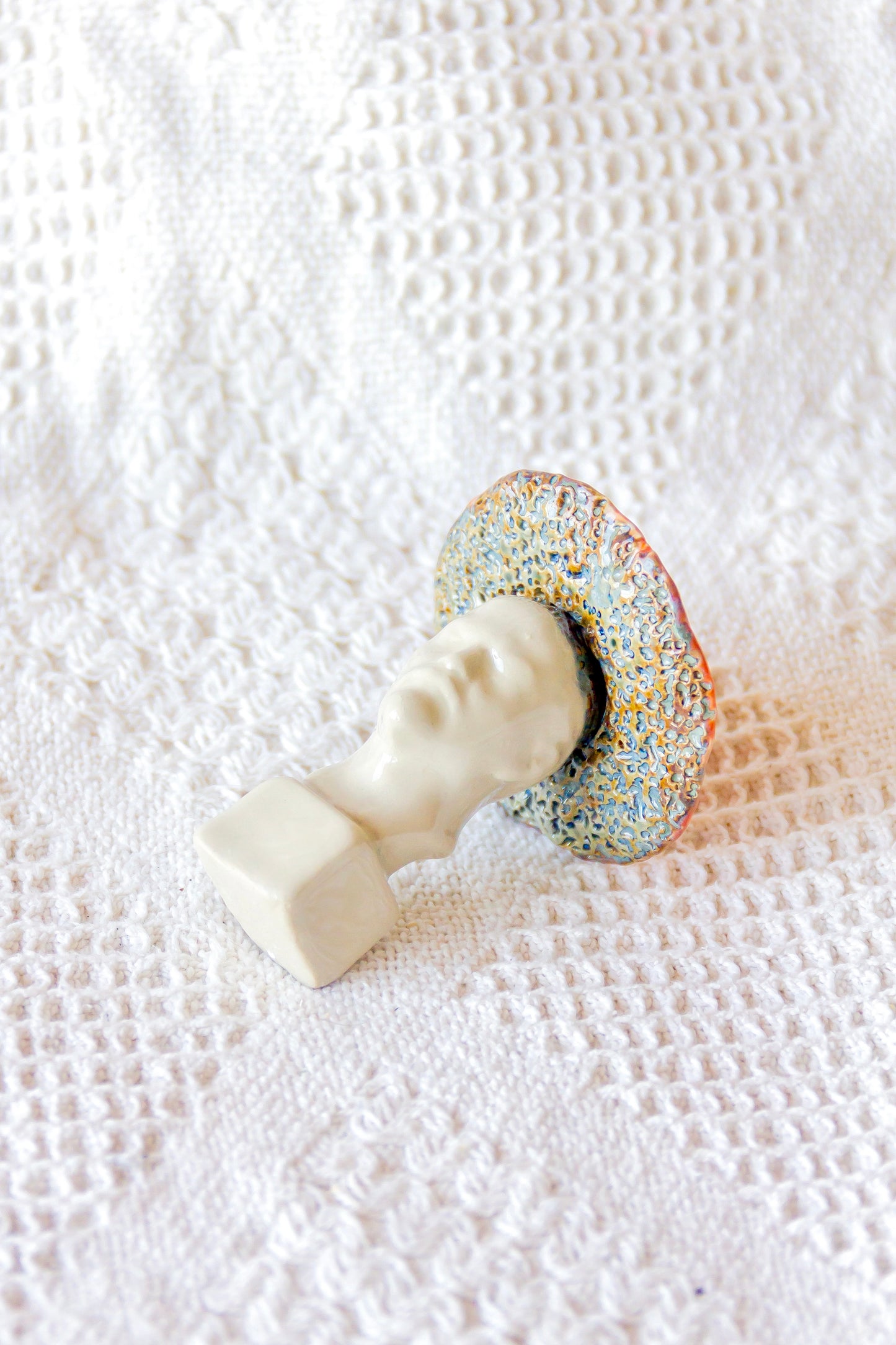 Lenin grzyb beżowo-pomarańczowy, rzeźba ceramiczna mini