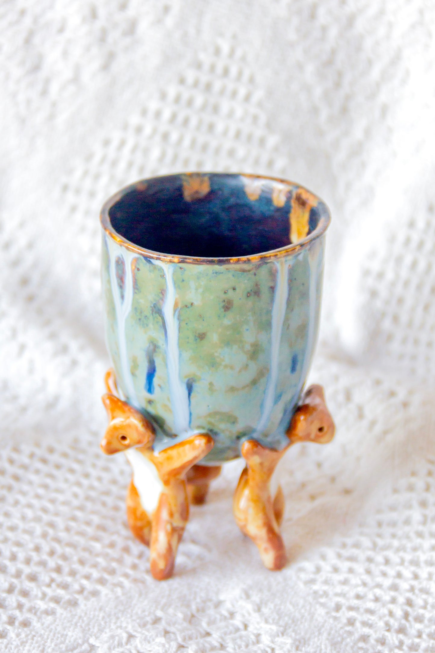 Puchar ceramiczny z werlingami turkusowo-czarny