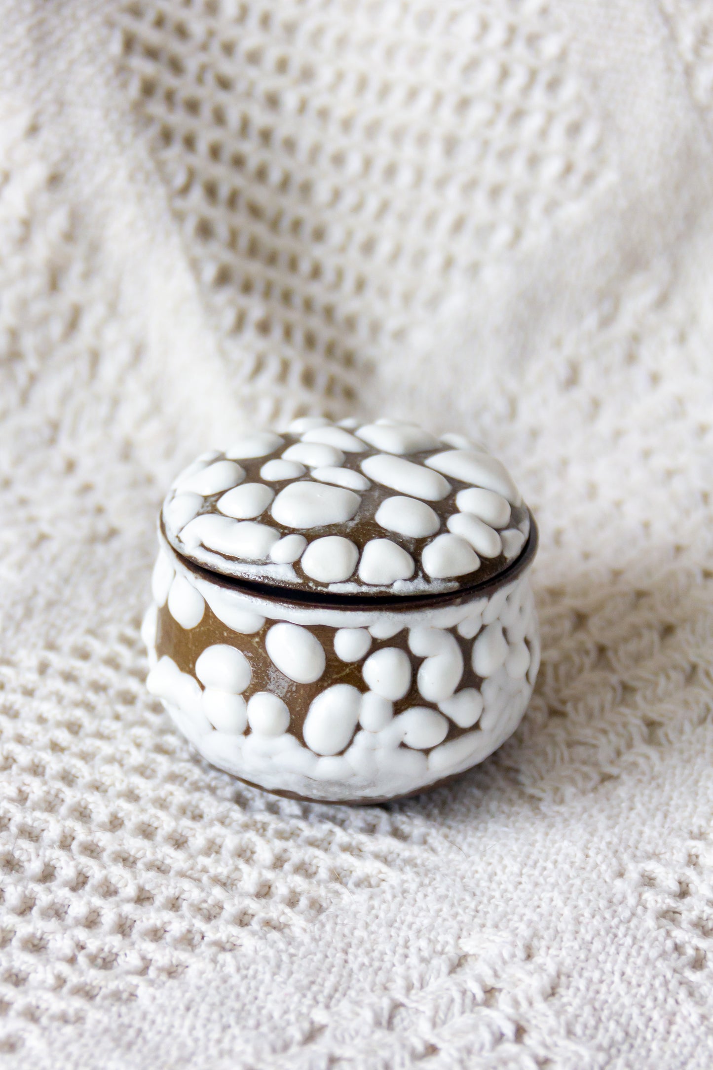 Szkatułka ceramiczna czarno-biała mini