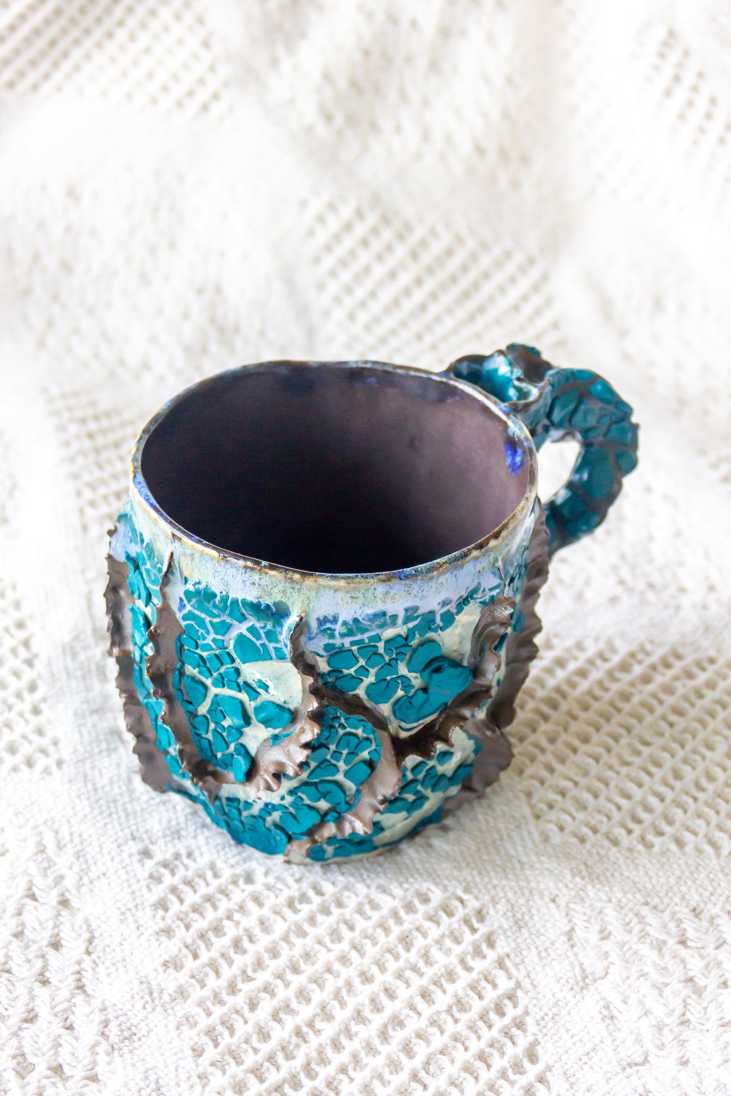 Kubek ceramiczny “Laminari” niebiesko-czarny