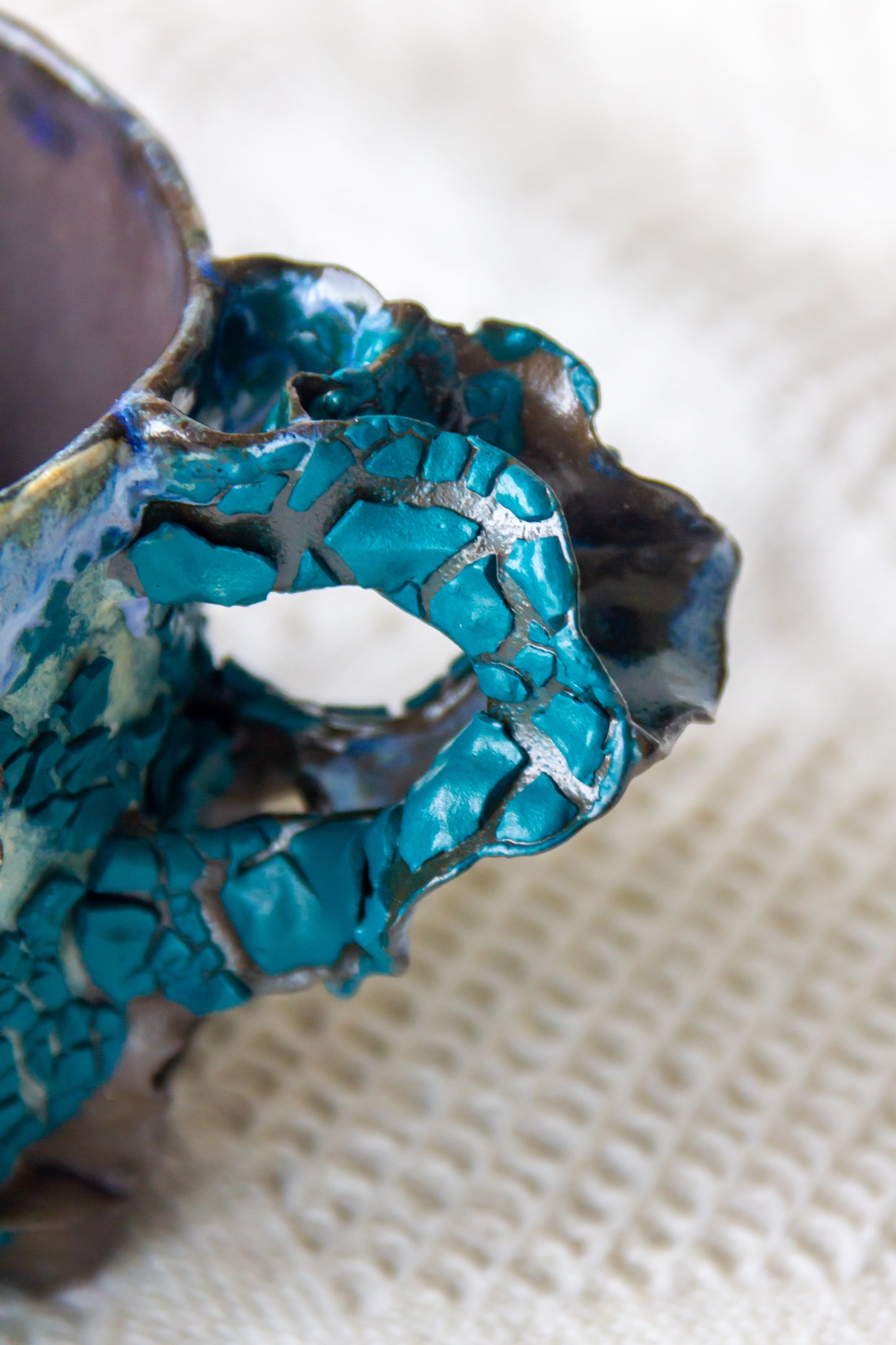 Kubek ceramiczny “Laminari” niebiesko-czarny