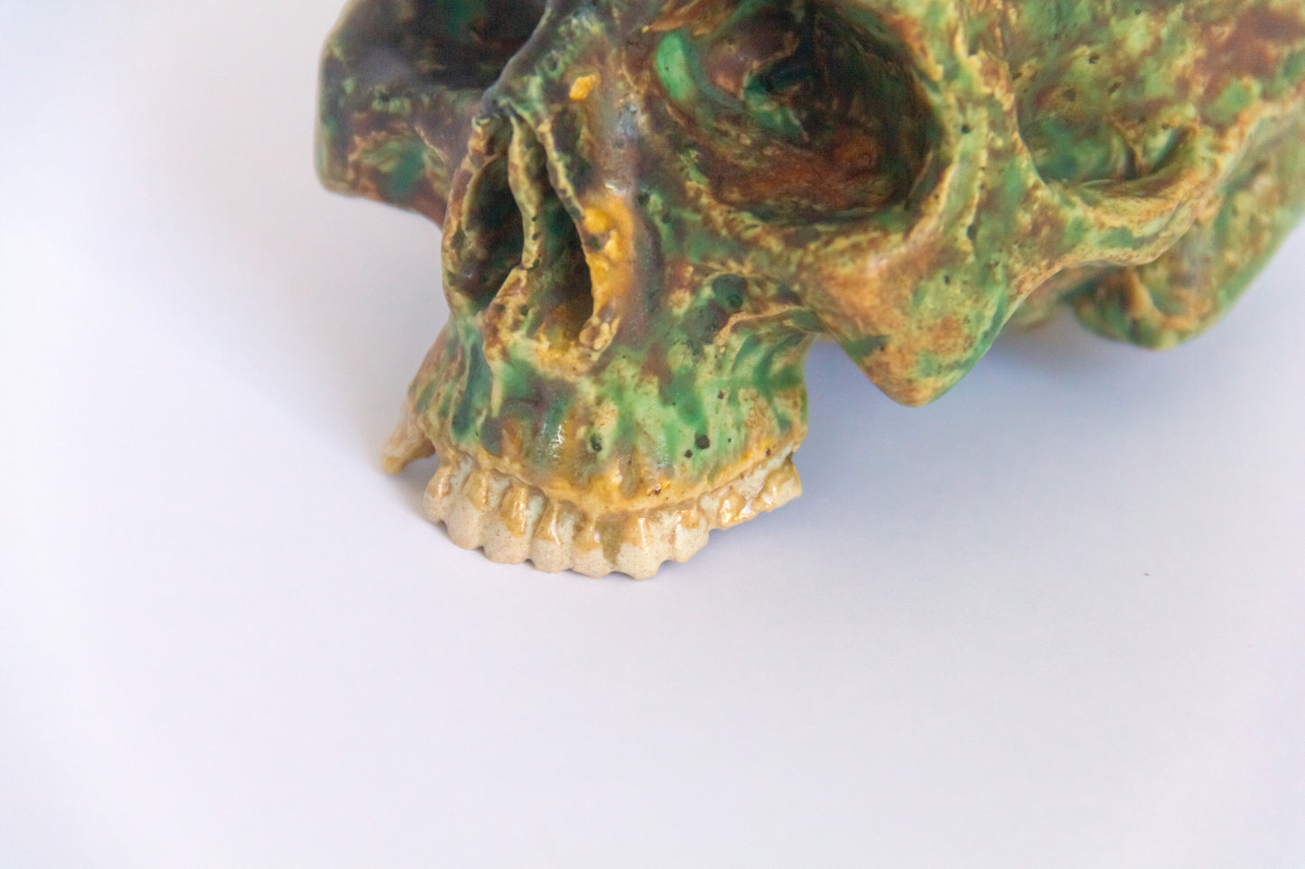 Boîte tête de mort en beige et vert