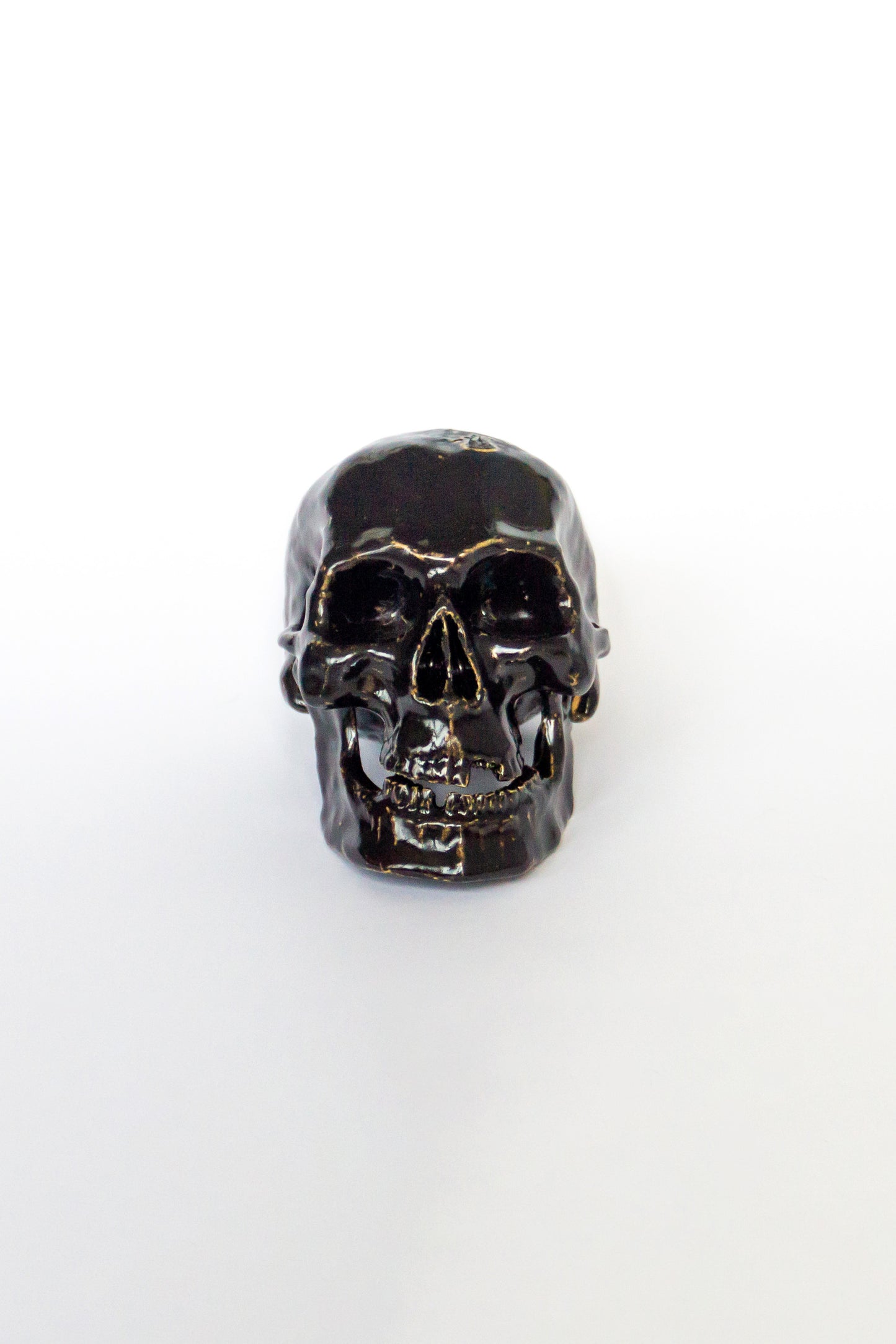 Czaszka ceramiczna w kolorze czarnym z otwieraną żuchwą