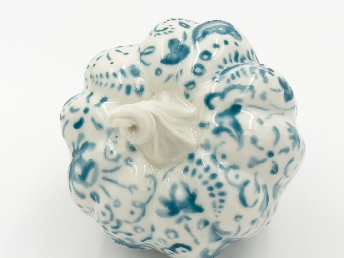 Dynia porcelanowa ze wzorem