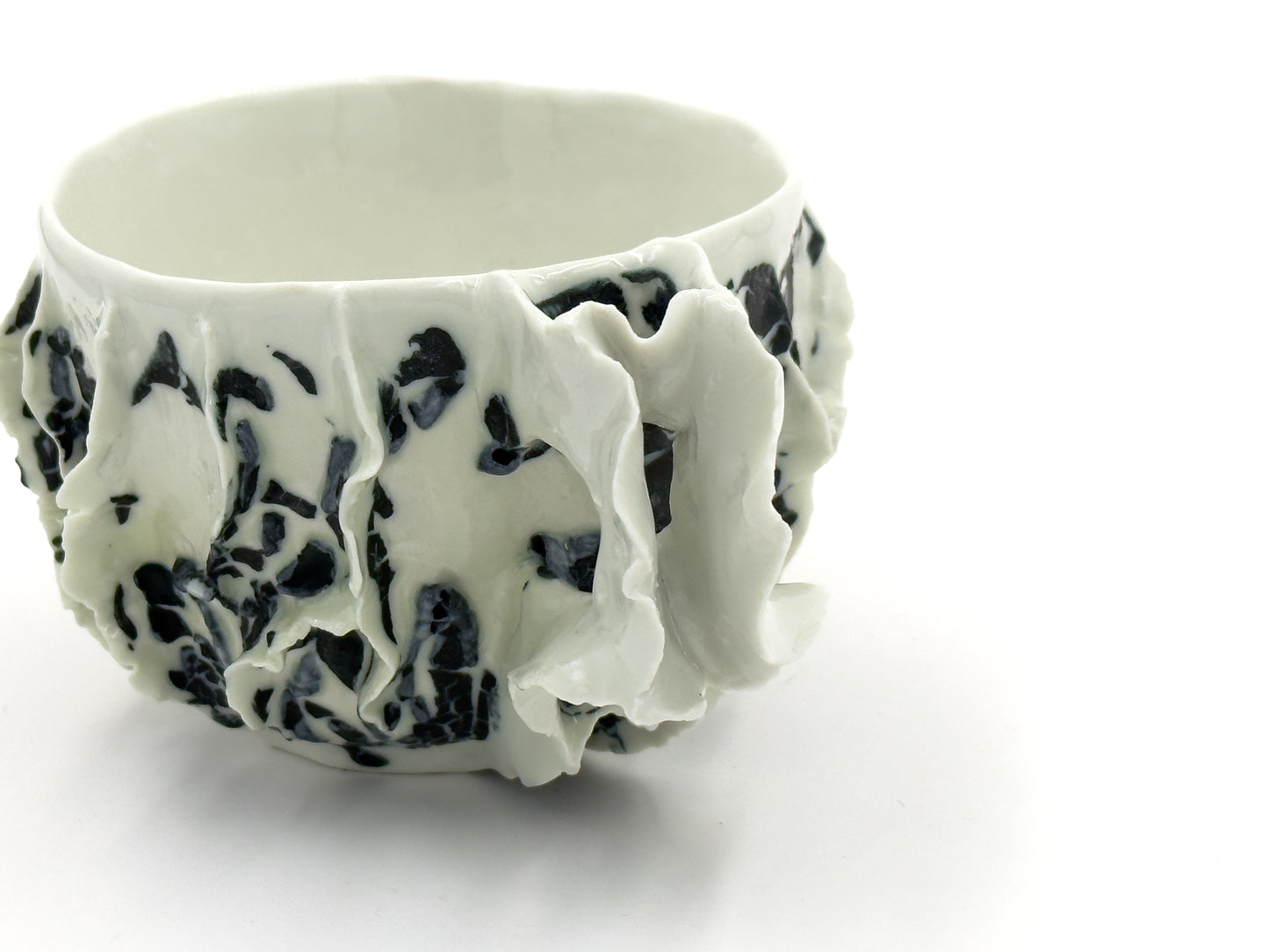 Kubek porcelanowy ze wzorem