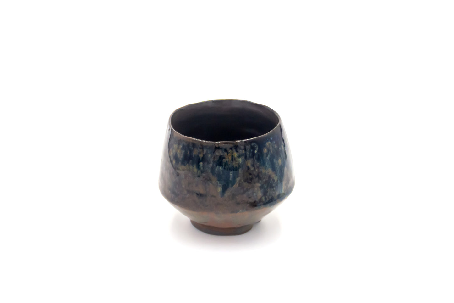 Czarka ceramiczna w kolorze czarno-brązowym