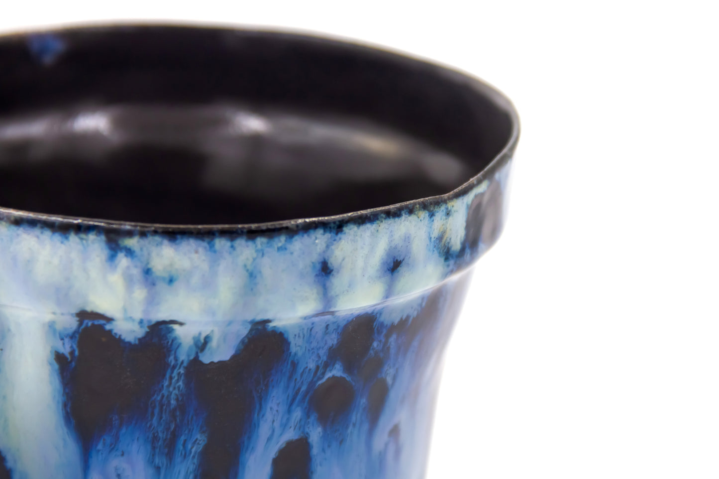 Mała osłonka ceramiczna w kolorze czarno-niebieskim