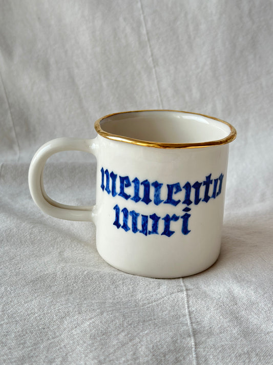 Kubek porcelanowy ze złoceniem