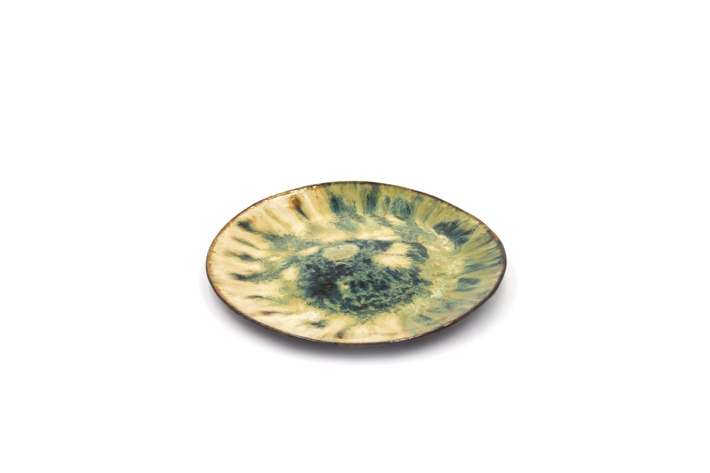 Talerz ceramiczny w kolorze zielono-beżowym