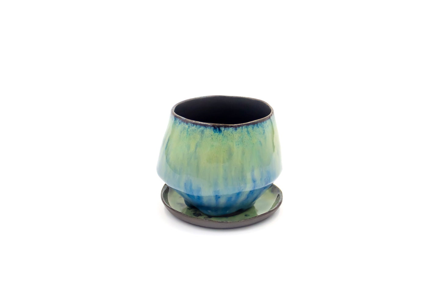 Czarka ceramiczna w kolorze niebiesko-zielonym ze spodkiem