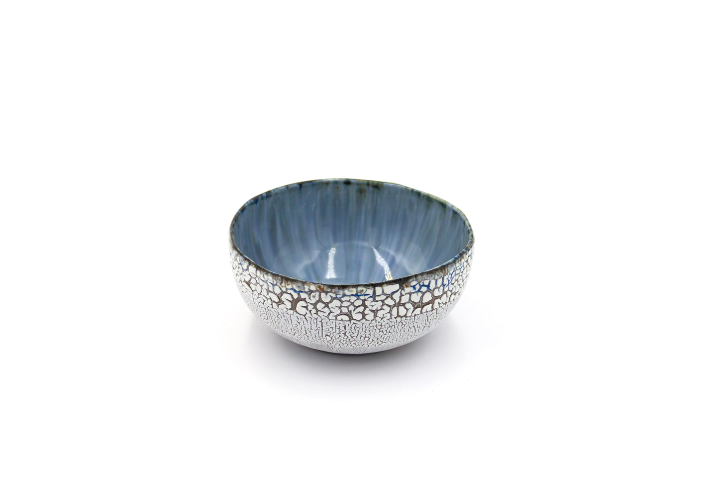 Miska ceramiczna w kolorze biało-niebieskim