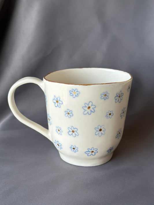 Kubek porcelanowy ze złoceniem