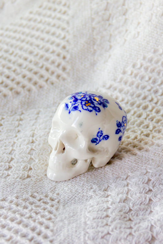 Czaszka porcelanowa mini ze złoceniem