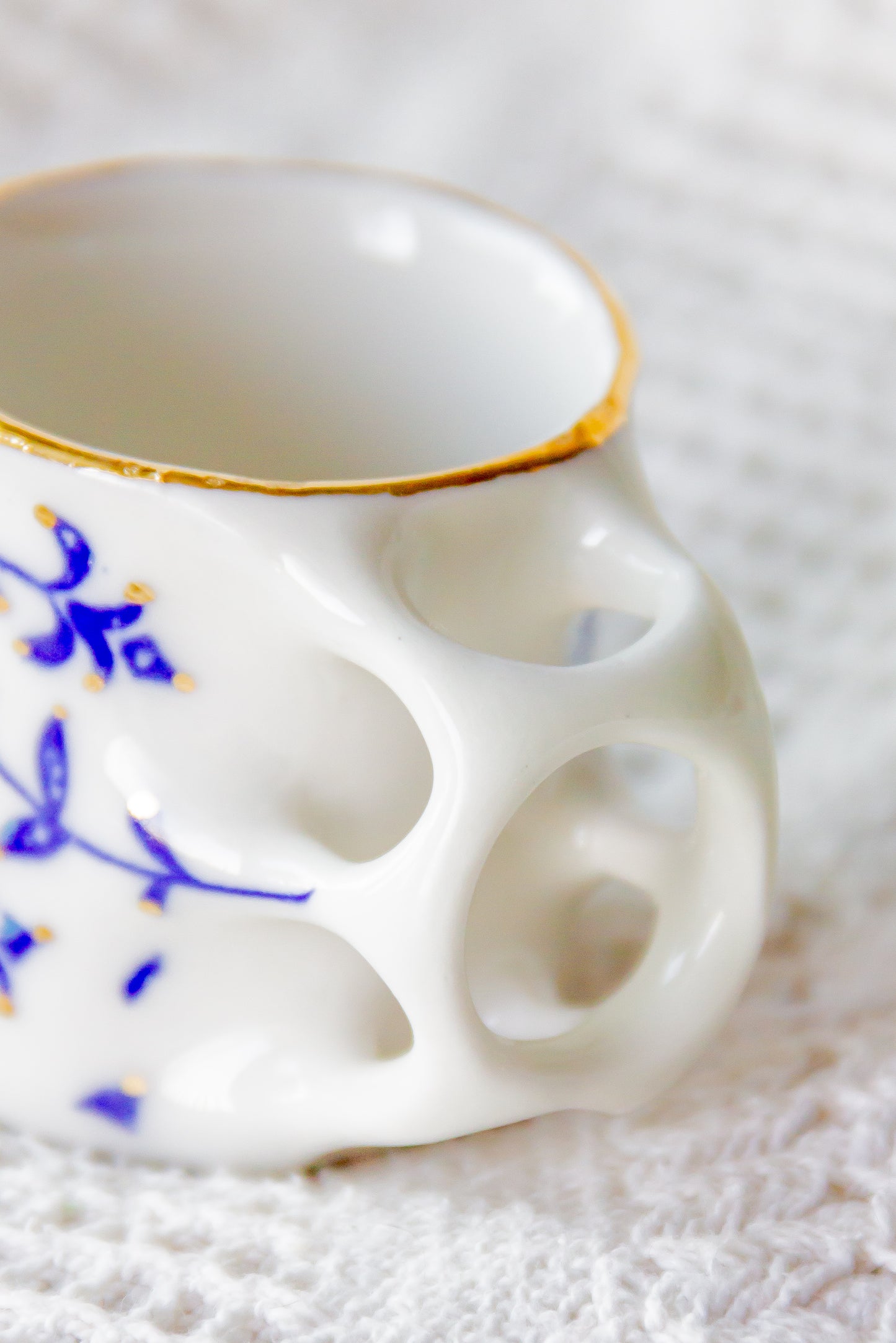 Filiżanka do espresso porcelanowa „Tripto” ze złoceniem