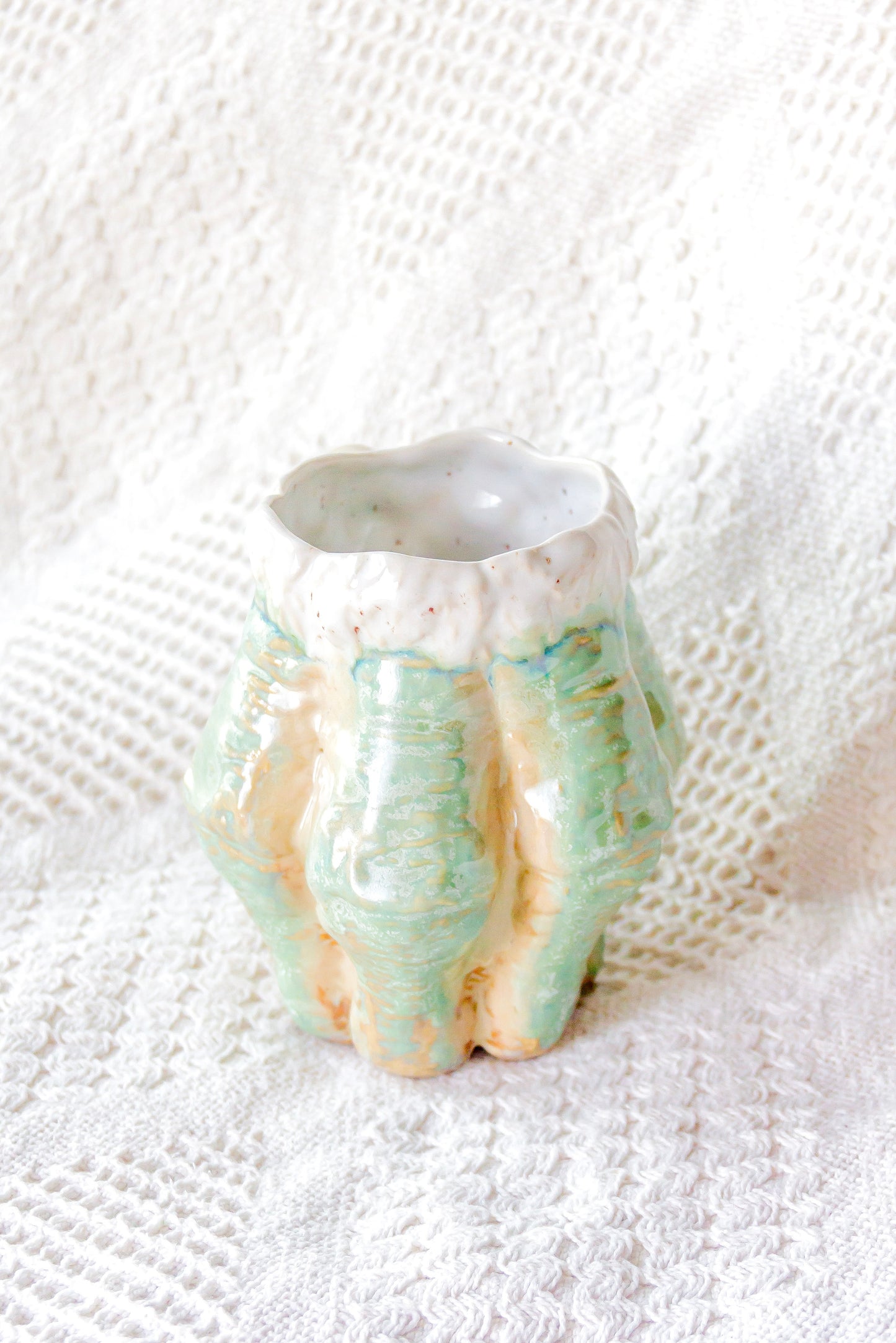 Kubek ceramiczny “Luko” zielono-beżowy