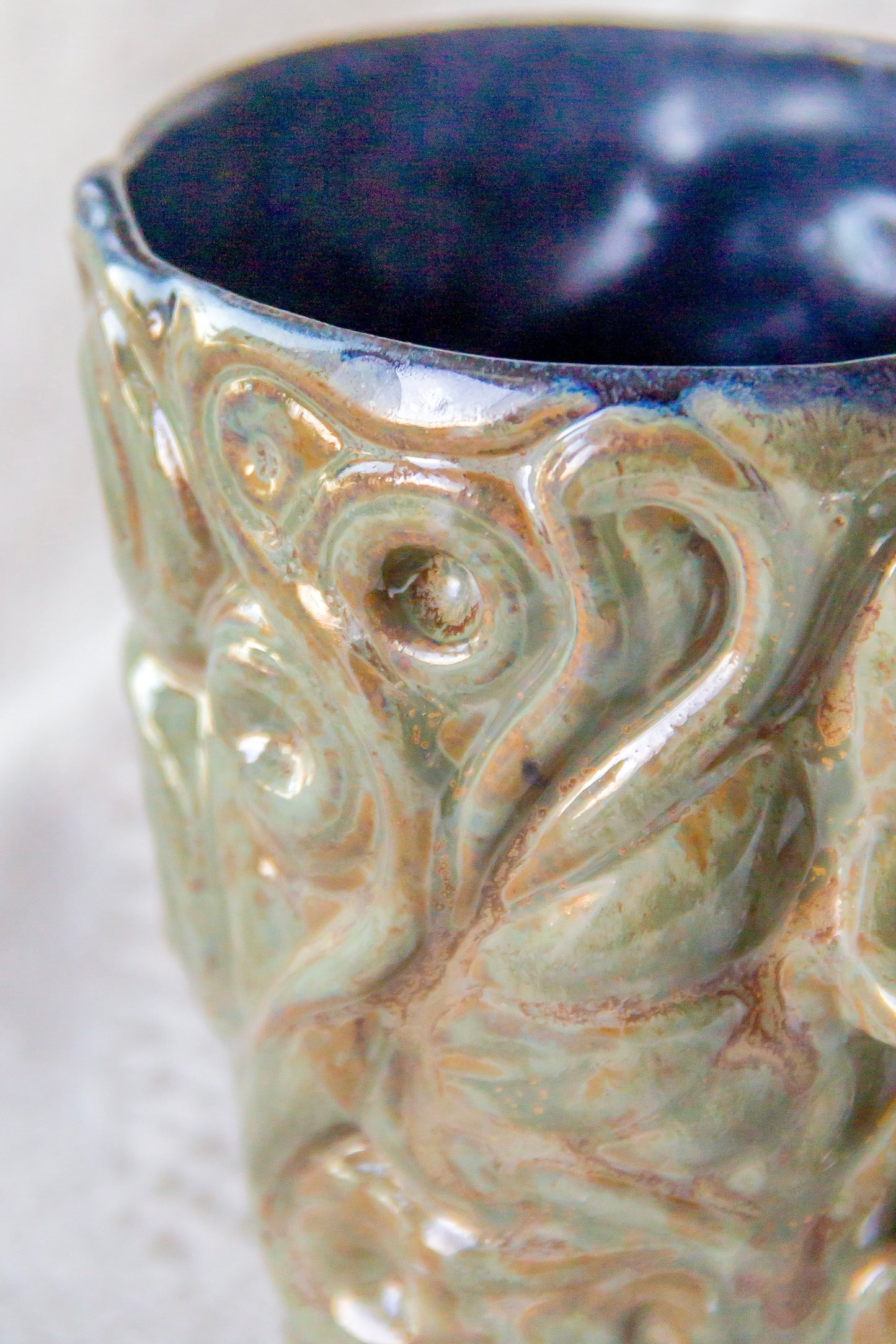 Kubek ceramiczny «Twist» zielono-czarny