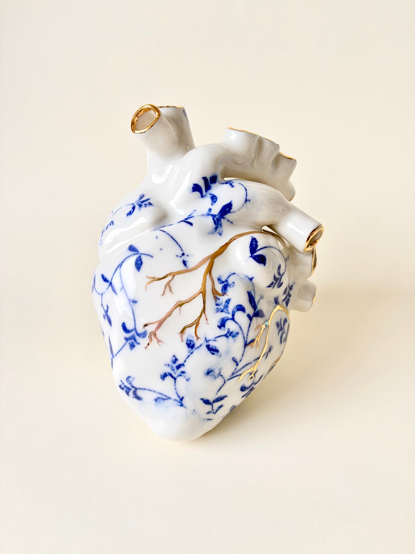 Serce porcelanowe wazonik ze złoceniem