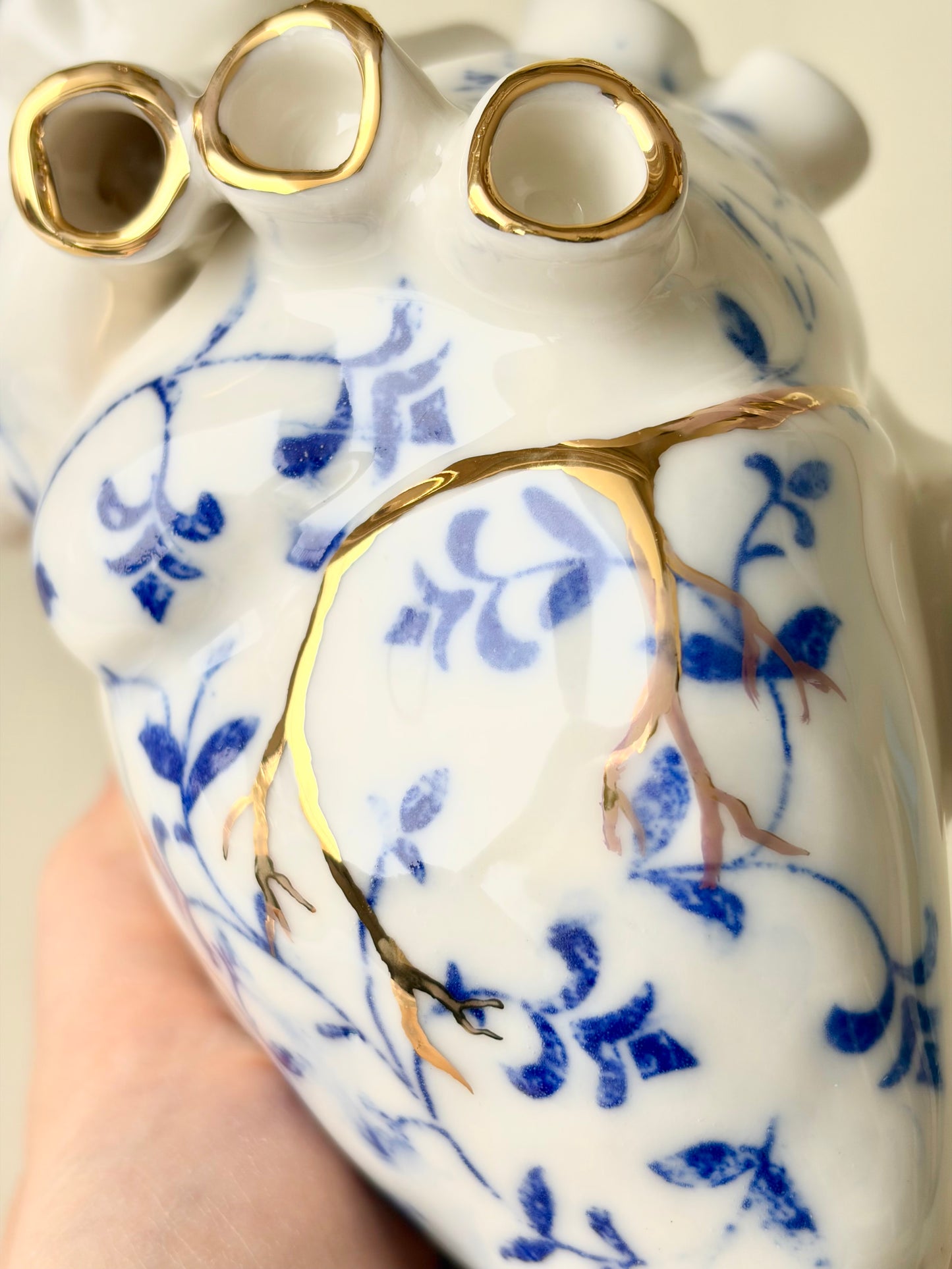 Serce porcelanowe wazonik ze złoceniem