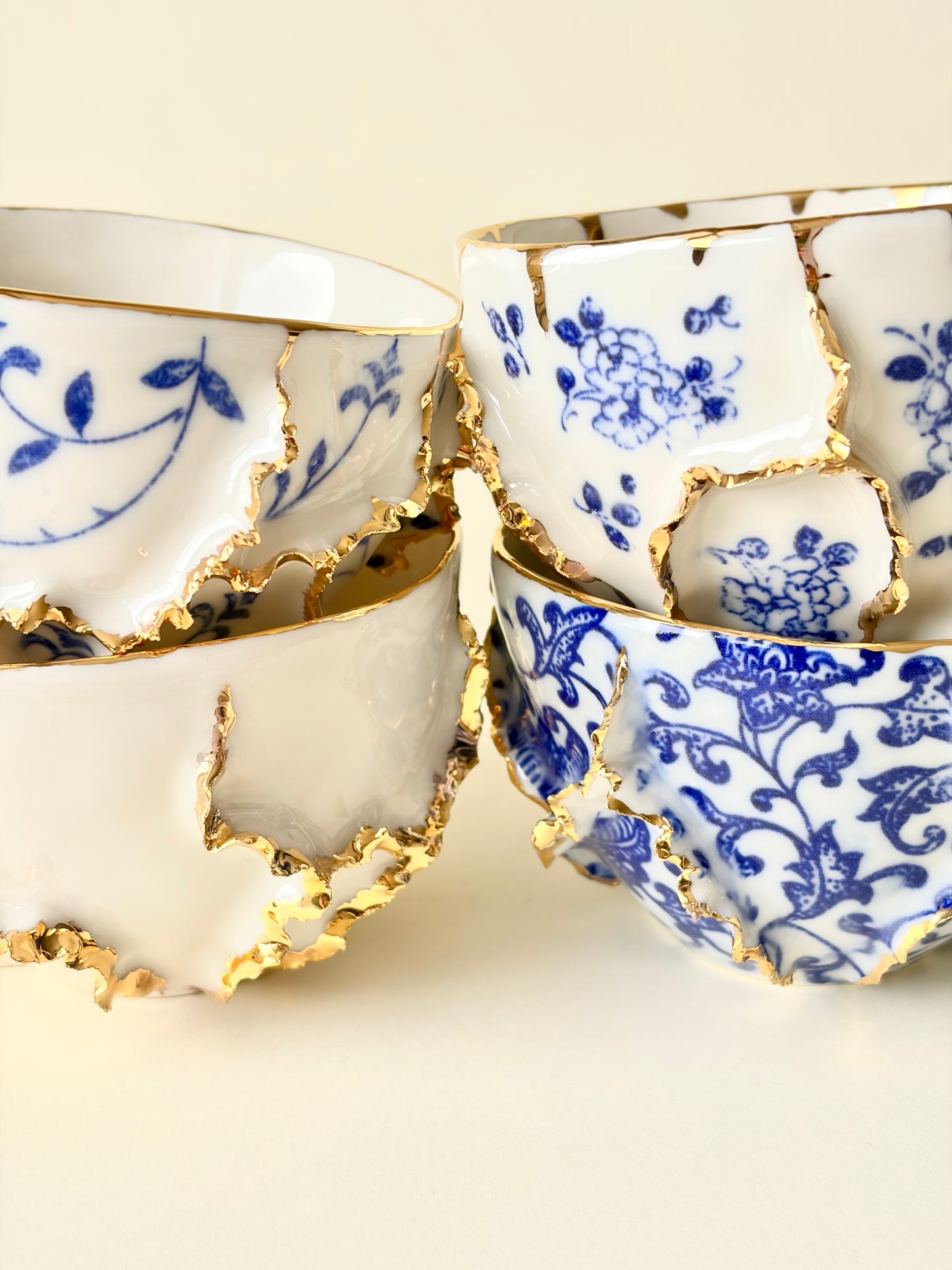 Filiżanka „Laminari” porcelanowa ze złoceniem