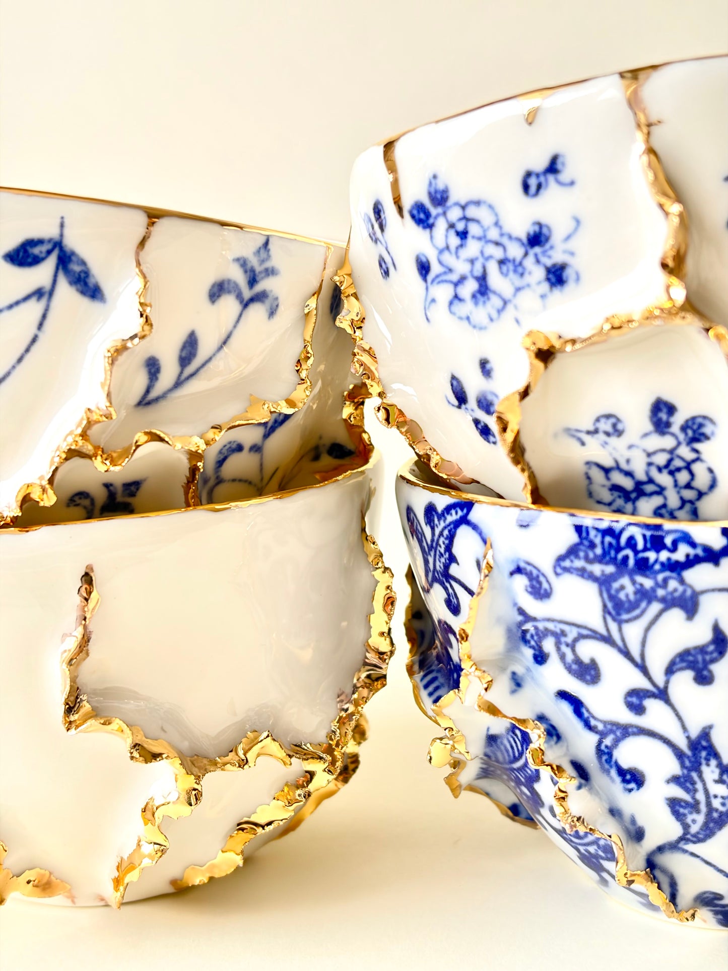 Filiżanka „Laminari” porcelanowa ze złoceniem