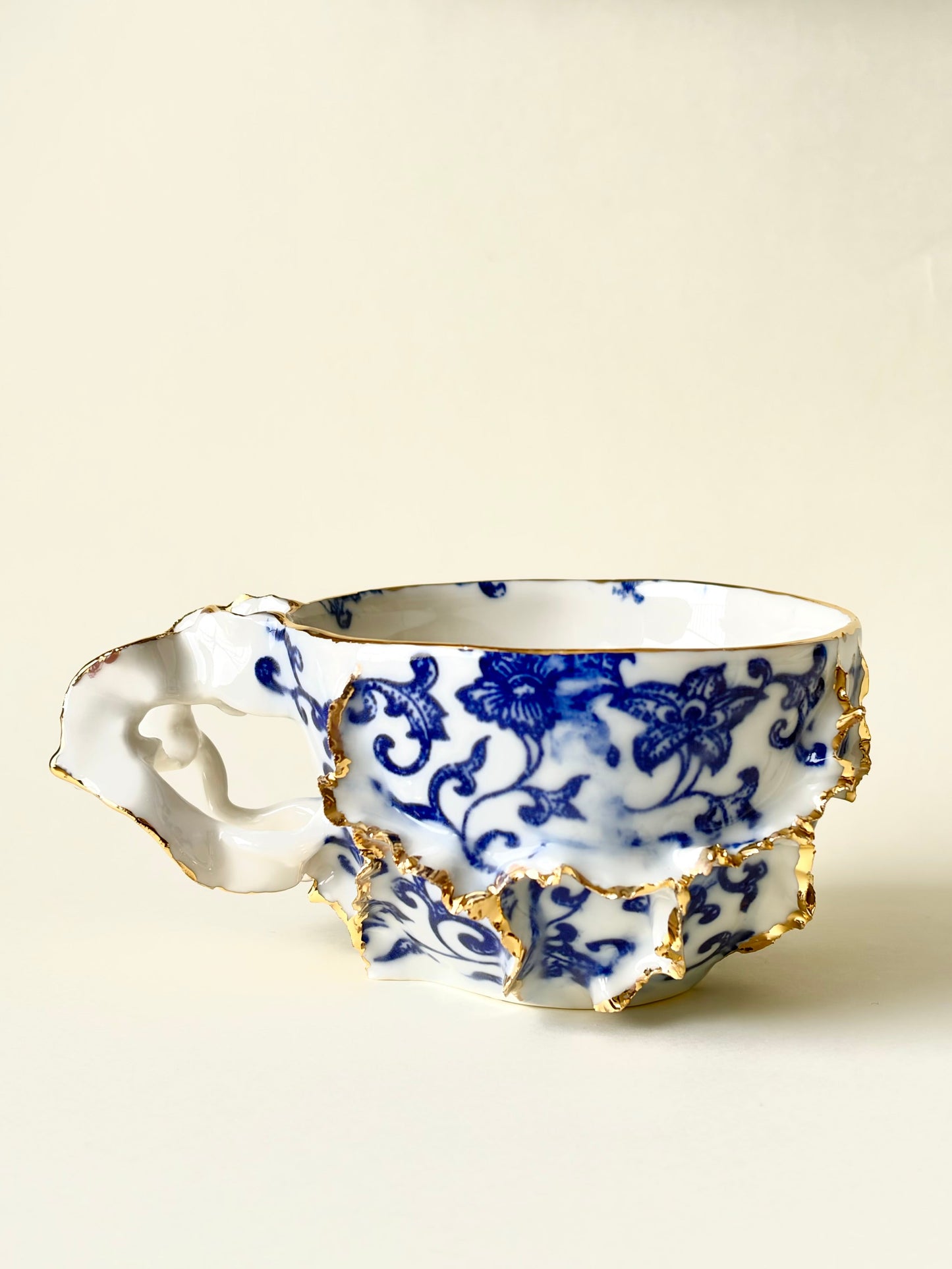 Filiżanka „Laminari” porcelanowa ze złoceniem