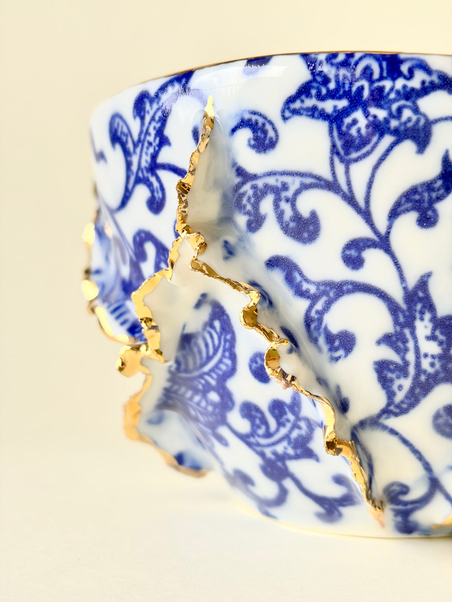 Filiżanka „Laminari” porcelanowa ze złoceniem