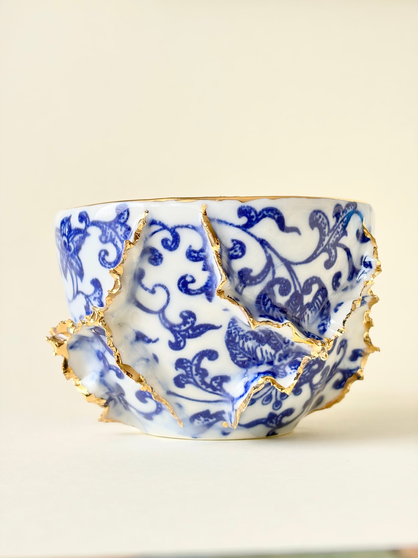 Filiżanka „Laminari” porcelanowa ze złoceniem