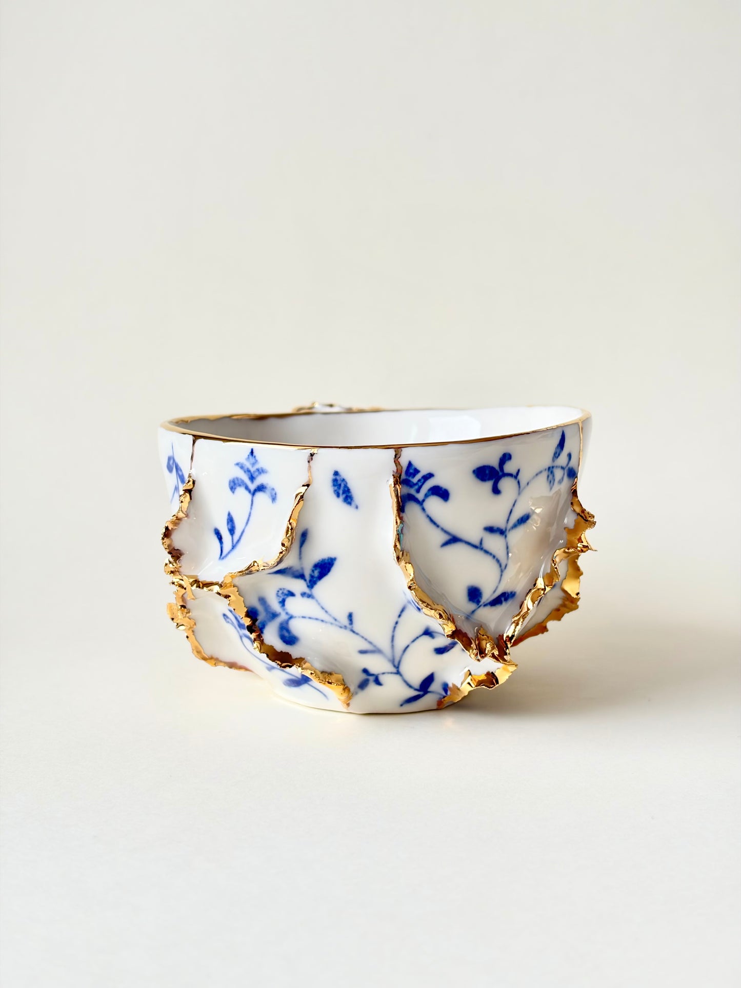 Filiżanka „Laminari” porcelanowa ze złoceniem