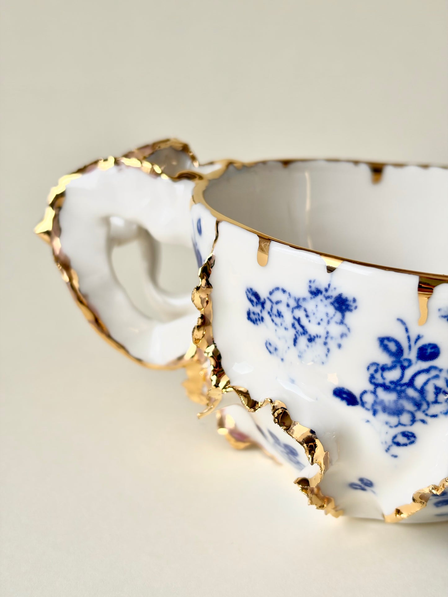 Filiżanka „Laminari” porcelanowa ze złoceniem