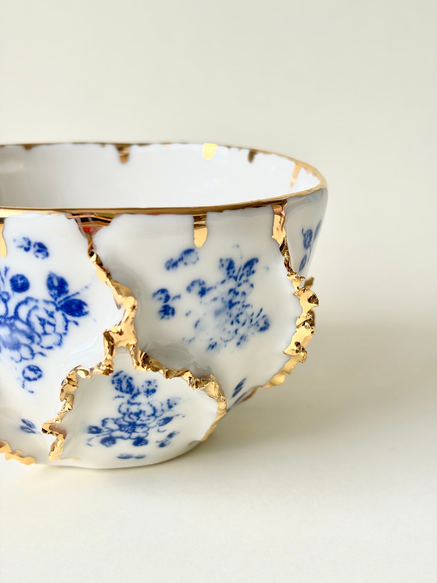 Filiżanka „Laminari” porcelanowa ze złoceniem