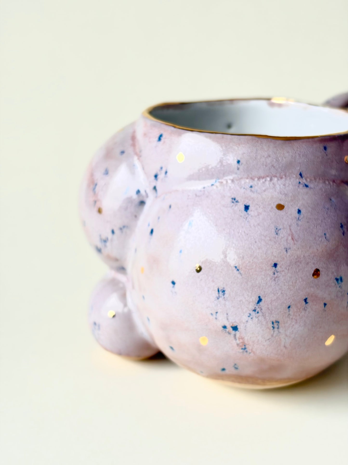 Kubek ceramiczny “Bubbles 3” lawendowy