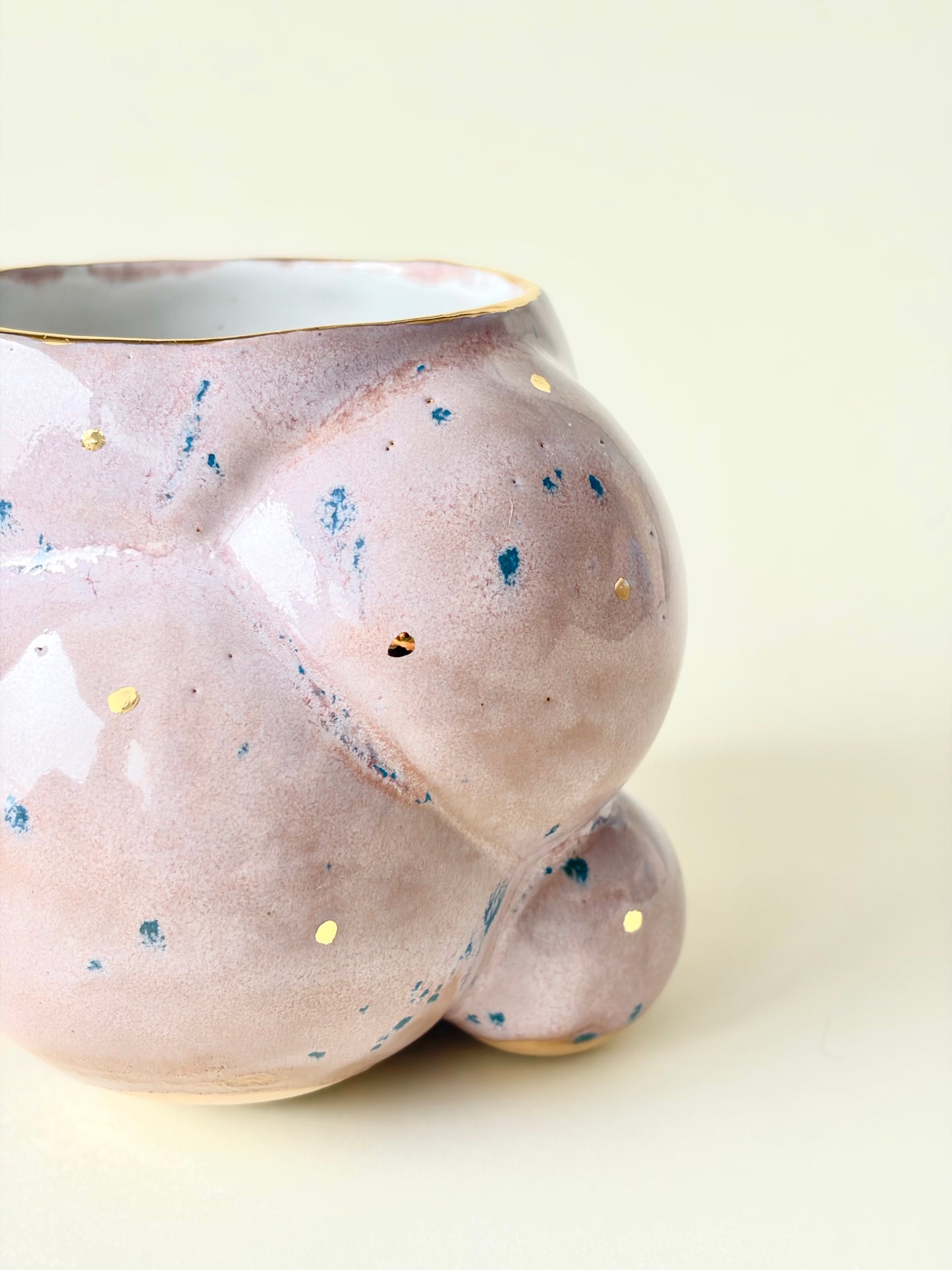 Kubek ceramiczny “Bubbles 3” lawendowy