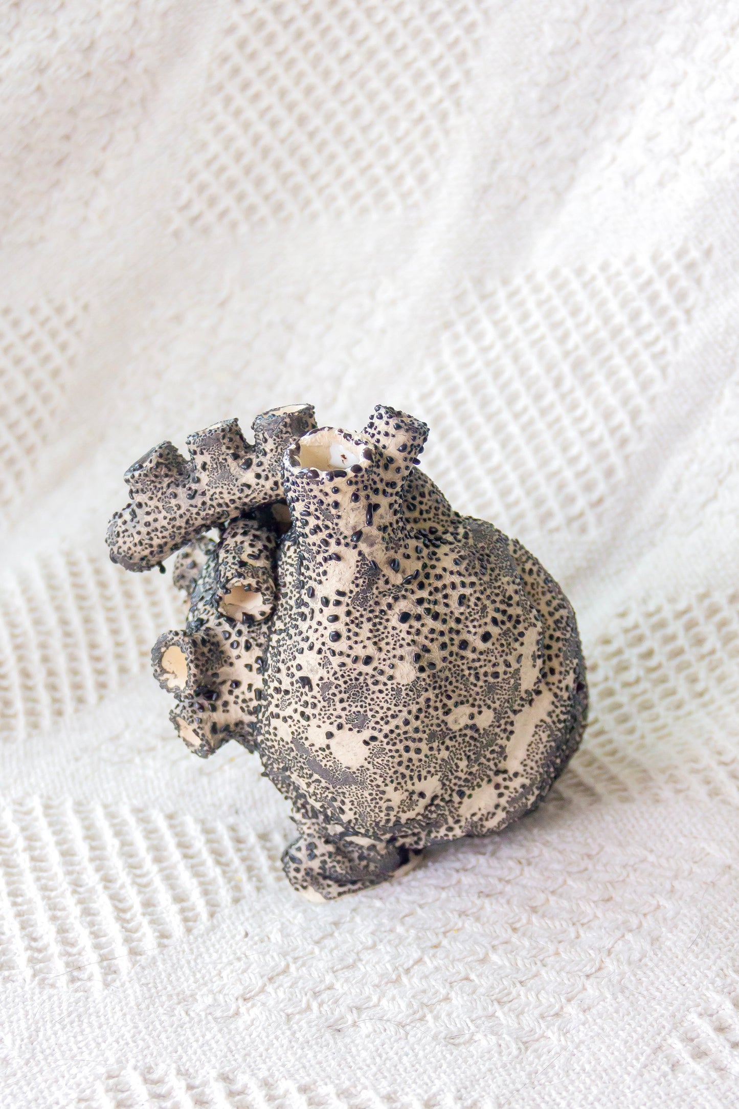 Coeur en céramique brillant plaqué or
