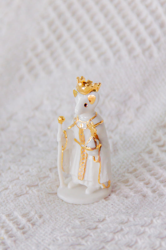 Werling król, rzeźba porcelanowa ze złoceniem