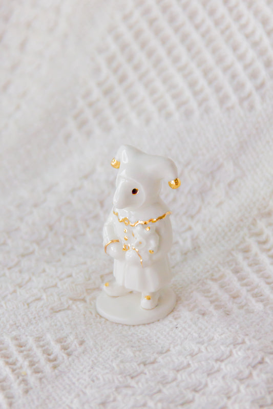 Werling błazen, rzeźba porcelanowa ze złoceniem