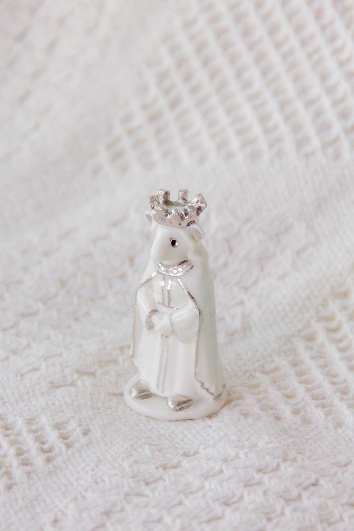 Werling królowa, rzeźba porcelanowa platynowana