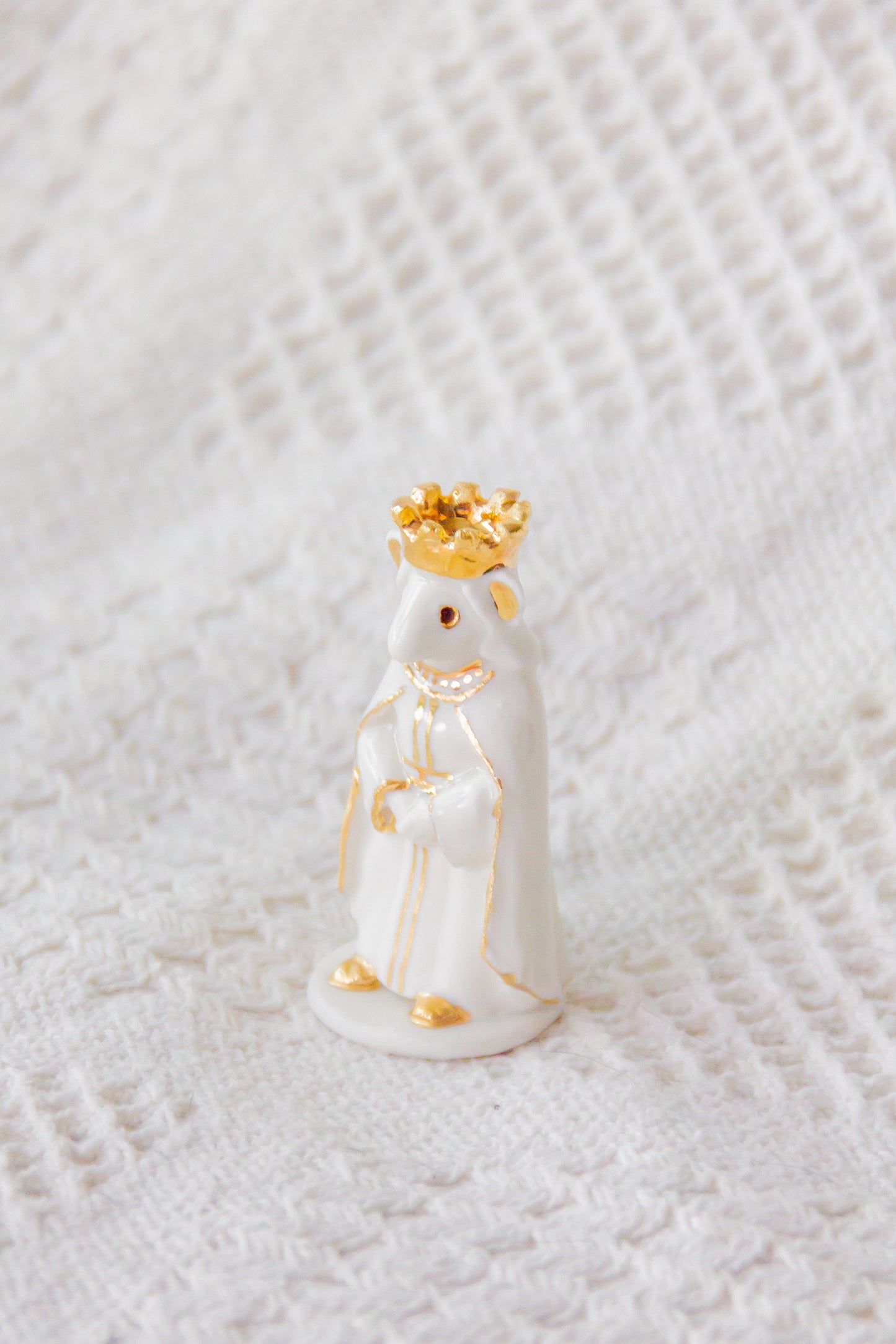 Werling królowa, rzeźba porcelanowa ze złoceniem