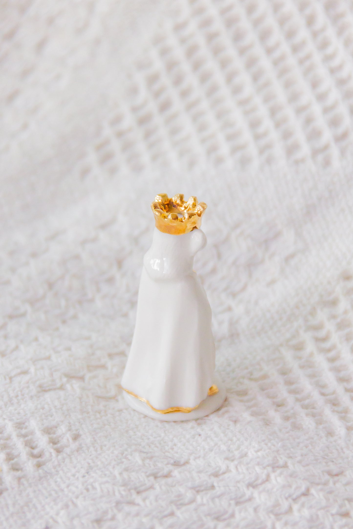 Werling królowa, rzeźba porcelanowa ze złoceniem