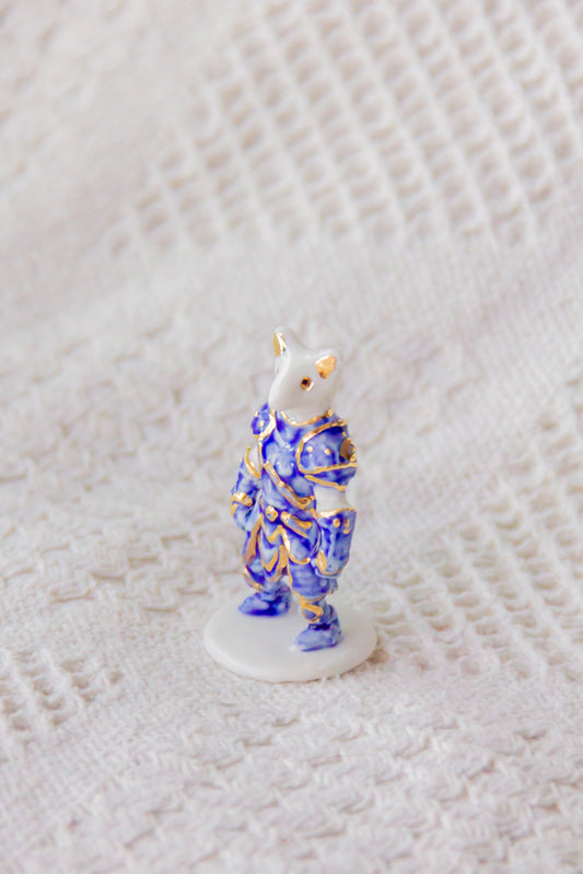 Werling rycerz, rzeźba porcelanowa ze złoceniem